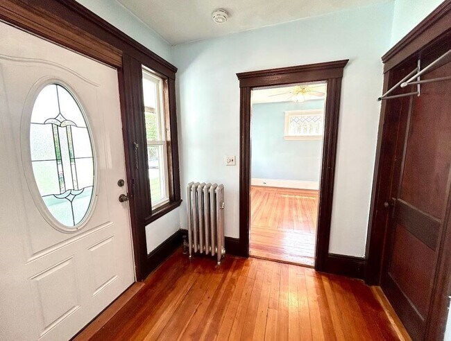 Building Photo - 41 Dunbar Ave