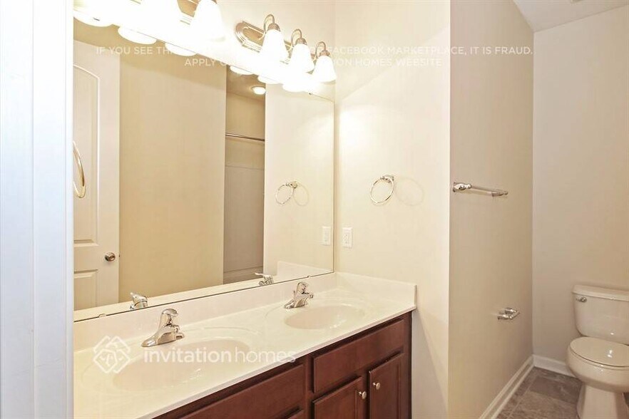 Building Photo - 1004 Baybrook Dr