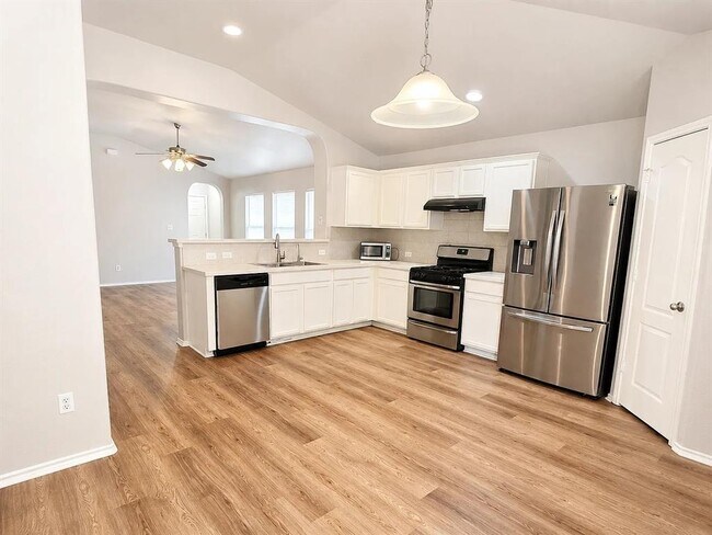 Building Photo - 3101 Barksdale Dr