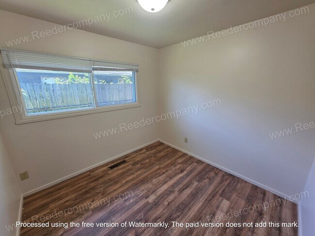 Building Photo - Newly updated 3 bedroom 1 bathroom house