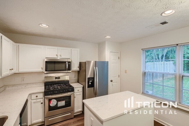Building Photo - 134 Oak Grove Pl
