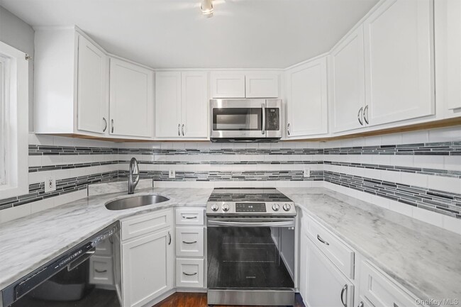 Building Photo - 333 Hudson Ave