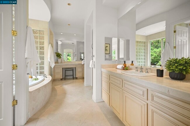 Building Photo - 111 Diablo Ranch Ct