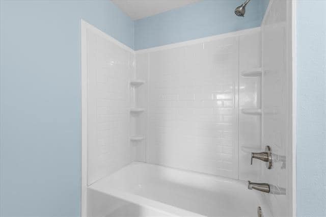 Building Photo - 657 E Commerce St