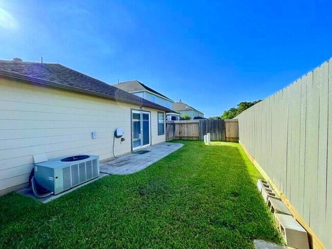 Building Photo - 22206 Orchard Dale Dr