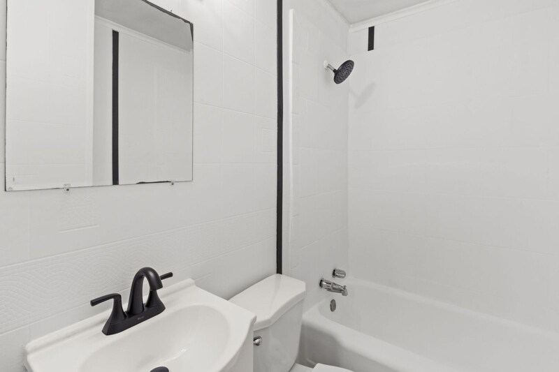 Building Photo - 1208 N D St