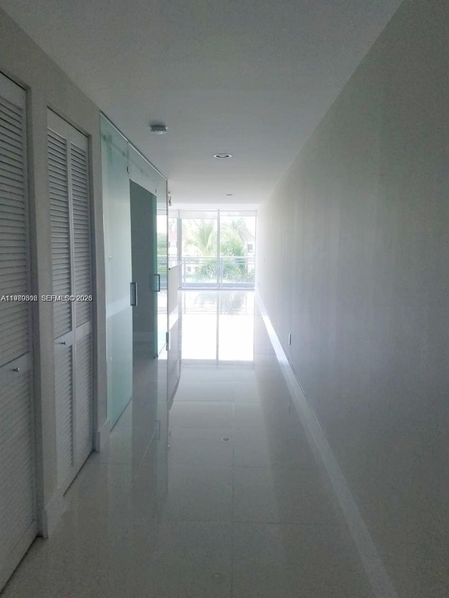 Building Photo - 2950 NE 188th St