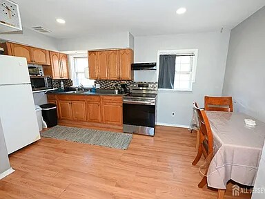 Building Photo - 36 Diaz St
