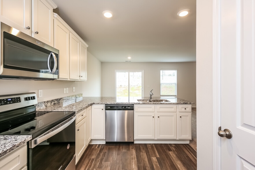 Building Photo - 6025 Mason Tucker Dr