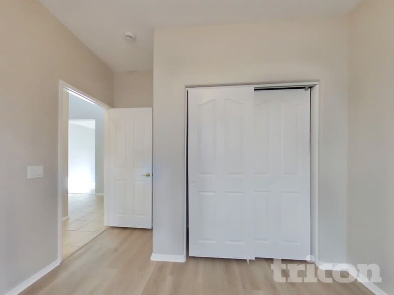 Building Photo - 33558 Iris Ln