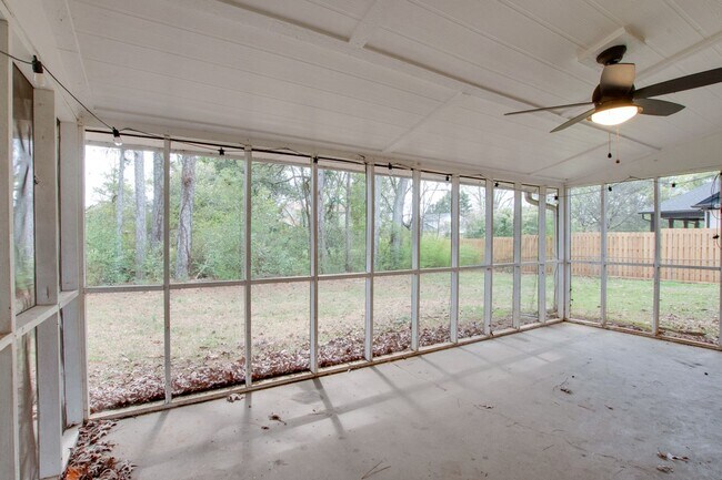 Building Photo - 2107 Edinburgh Drive