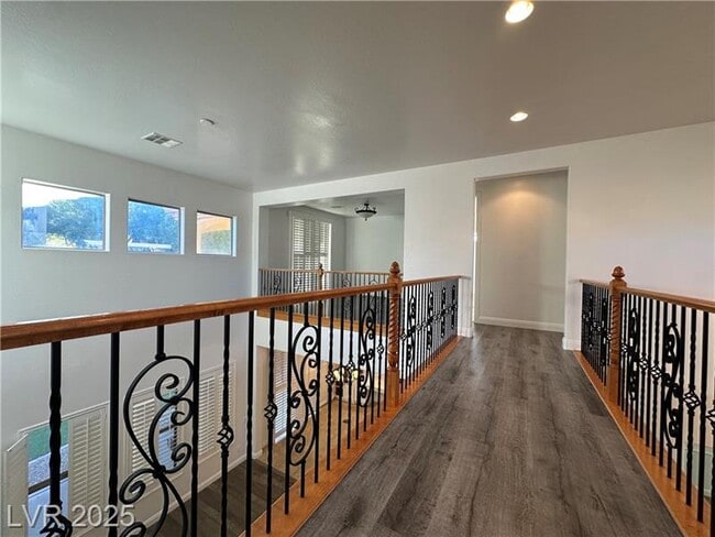 Building Photo - 2321 Martinique Ave