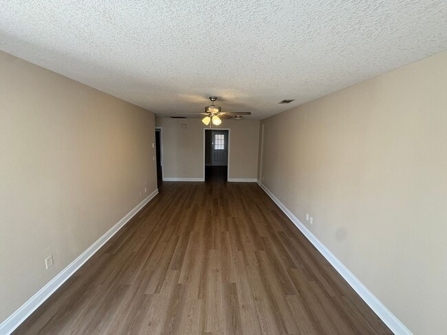 Building Photo - 1214 Beaver Creek Dr