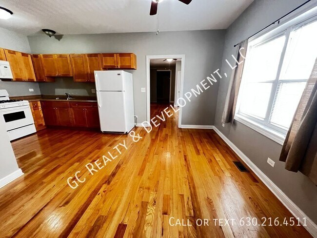 Building Photo - 1512 W 17th St