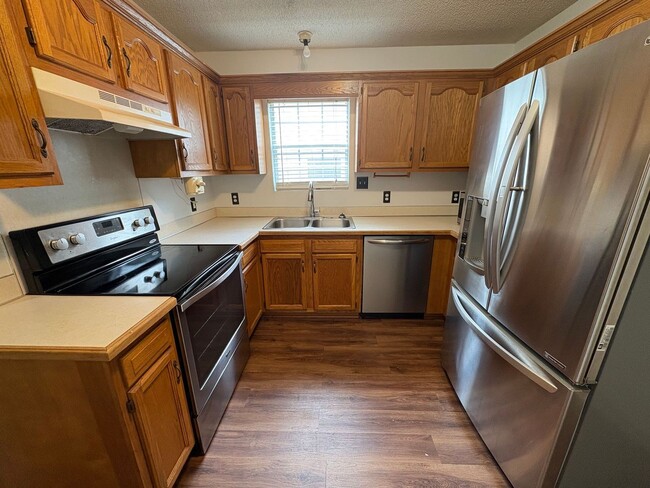 Building Photo - 2 Bed 2 Bath Condo Near Cherry Park