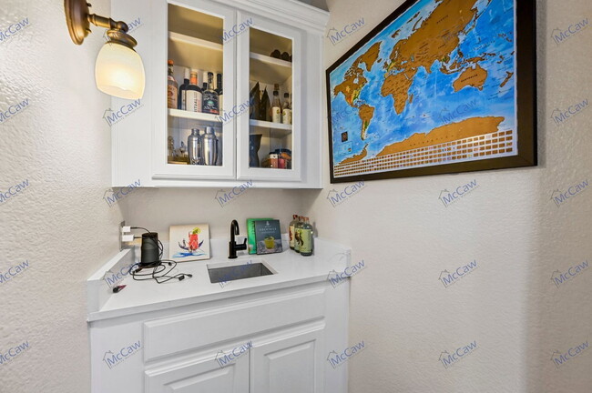 Building Photo - 5211 Mission Ave