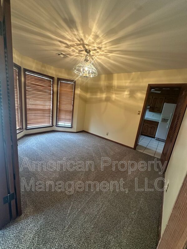 Building Photo - 4651 S Norwood Ave