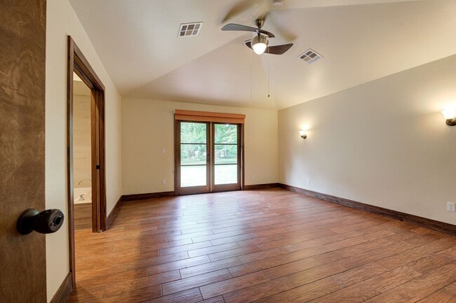 Building Photo - 2429 Cedar Oak Dr