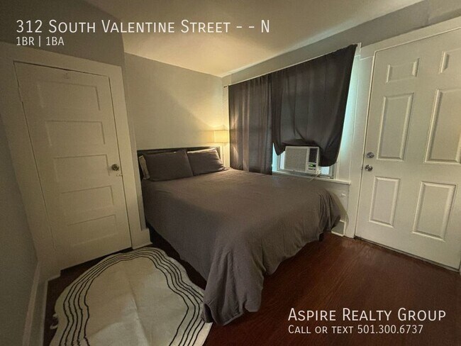 Building Photo - 312 S Valentine St