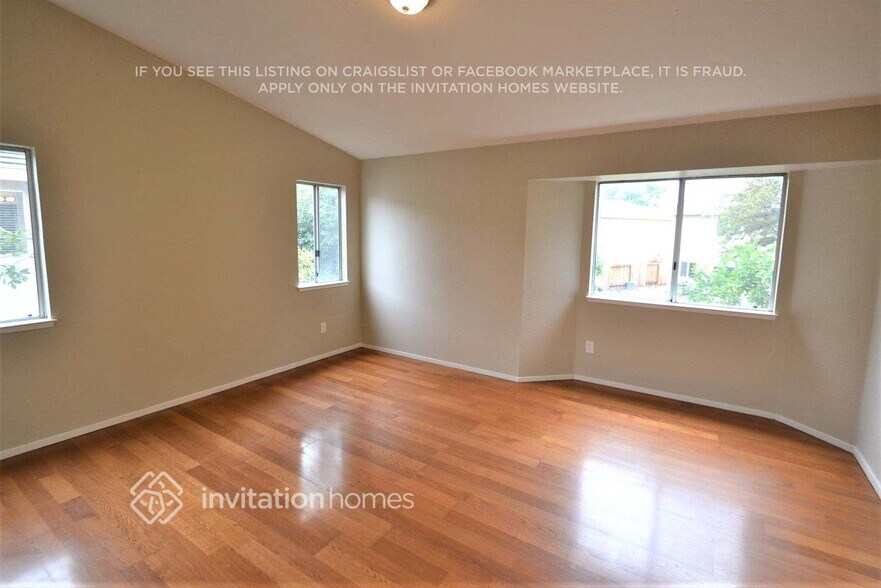 Building Photo - 418 Stoneybrook Ln