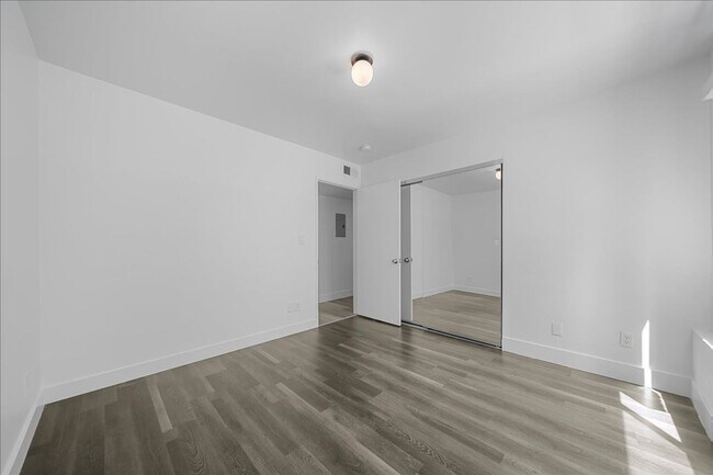 Building Photo - 448 W Windsor Rd