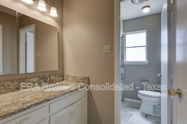 Building Photo - 3214 Leyte St