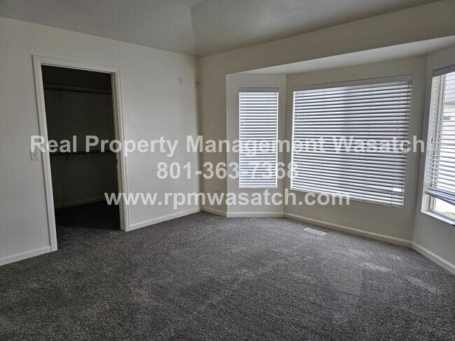 Building Photo - Come Check Out This Newly Updated 5 Bedroom 3 bathroom Home in South Jordan!