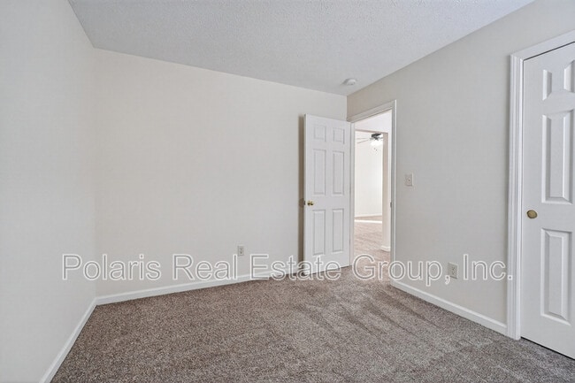 Building Photo - 439 Venus Dr