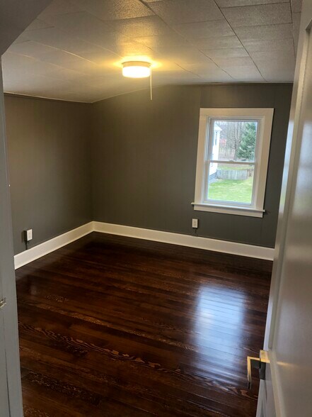Building Photo - 227 Thieme Pl