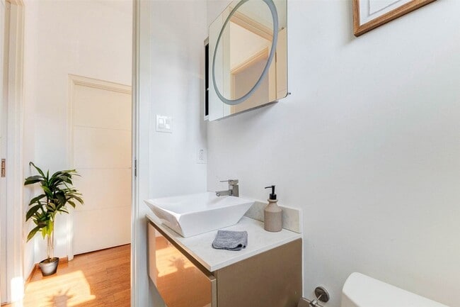 Building Photo - 4115 Chartres St