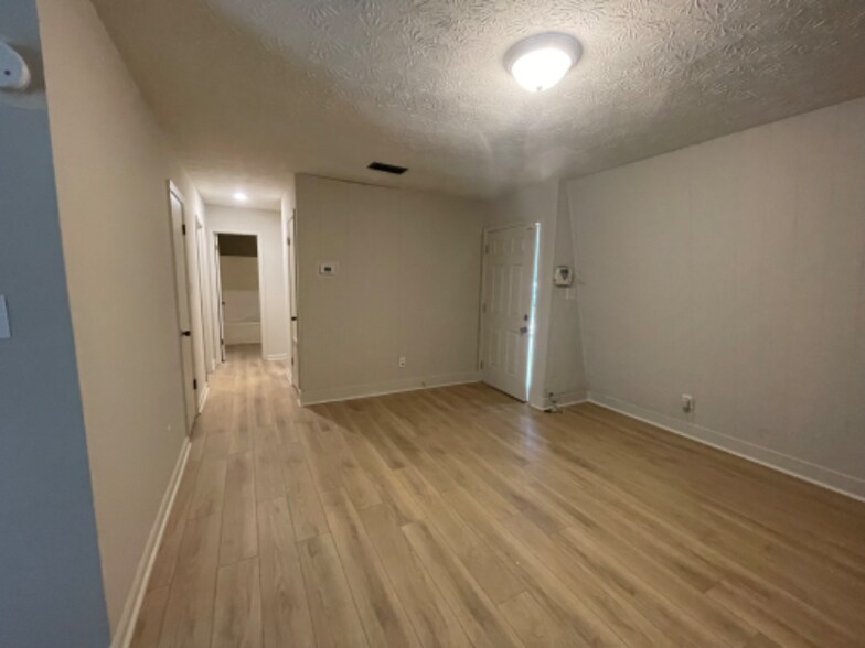 Building Photo - 475 Rustwood Dr