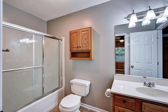 Building Photo - 200 Arrowhead Dr