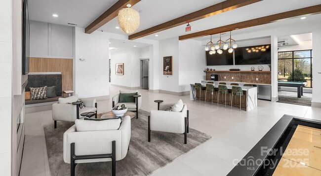 Building Photo - 2546 Perimeter Pointe Pkwy