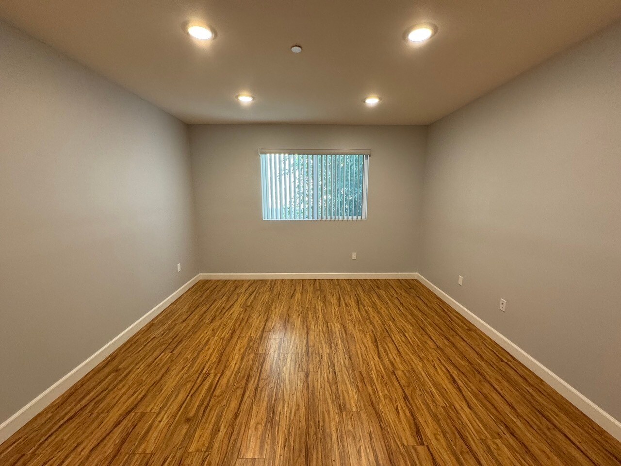 Building Photo - 6718 Sylmar Ave