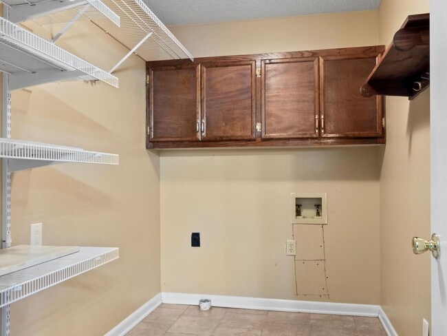 Building Photo - Nice, well-maintained home located on a quiet street in East Limestone.