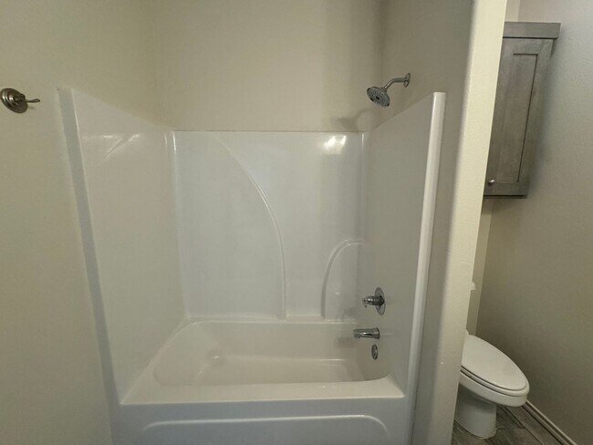 Building Photo - 3Bed/ 2Bath Available Now- in Lubbock coop...
