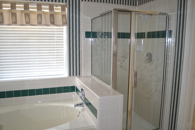 Building Photo - House For Lease in Arlington