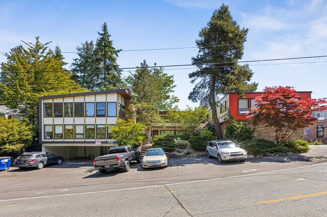 Building Photo - Sunset Plaza