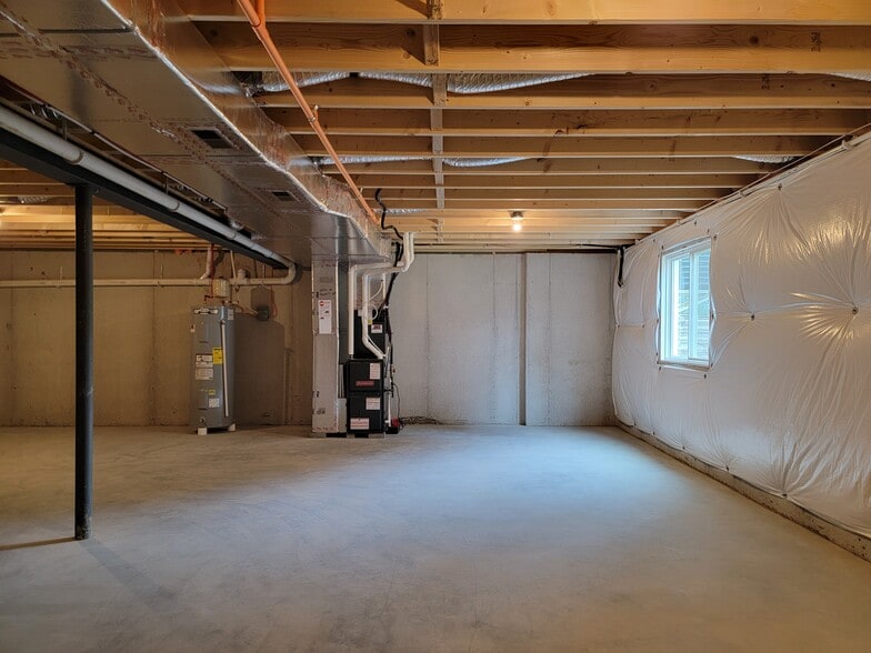 Building Photo - 140 Robert Cir