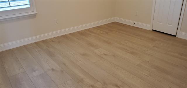 Building Photo - 908 Foxglove Dr