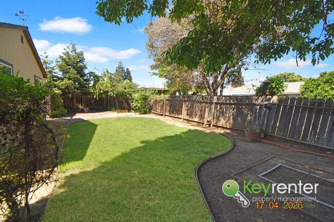 Building Photo - Renovated 4 Bedroom Home with Gourmet Kitchen & Lush Backyard in Concord