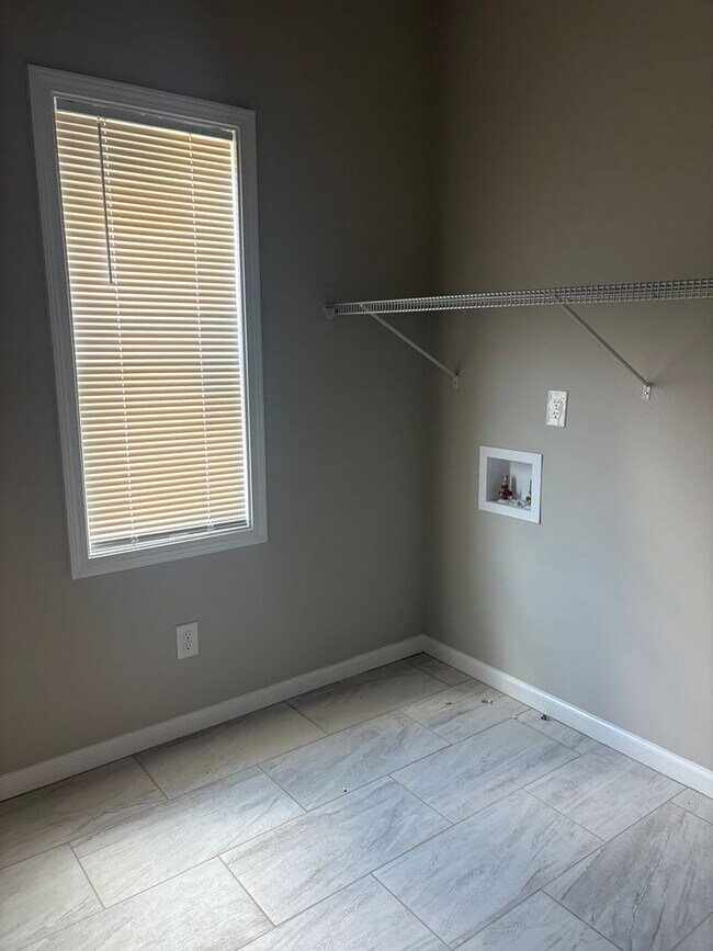 Building Photo - New For Rent in Moody!