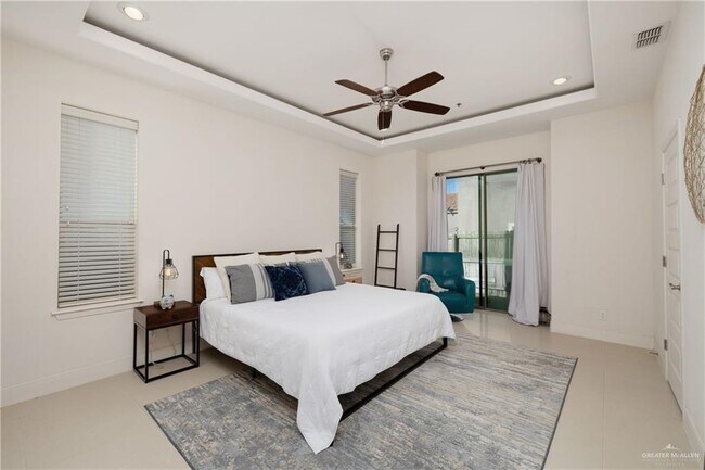 Building Photo - 10 East St