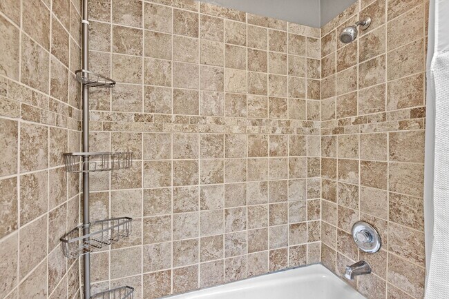 Building Photo - 655 Kane Ct