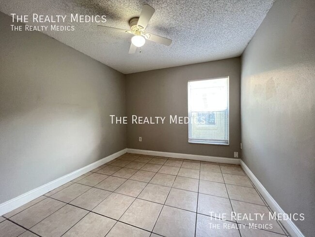 Building Photo - 1143 Fremont Park Ave