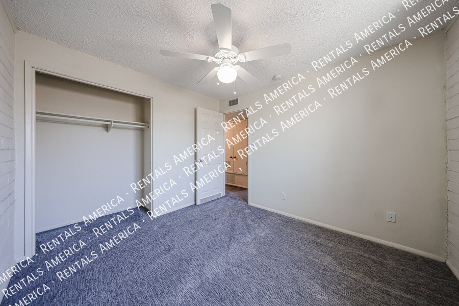 Building Photo - 7901 E Kimsey Ln