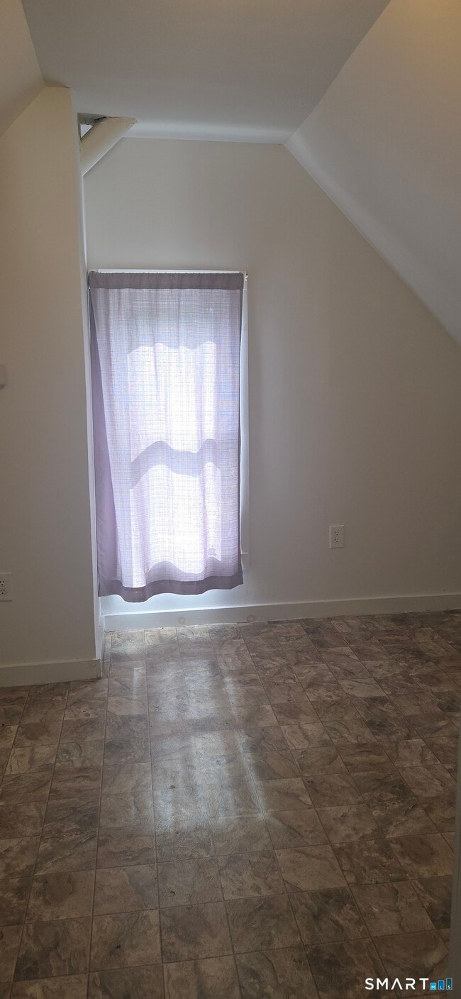 Building Photo - 426 Poplar St