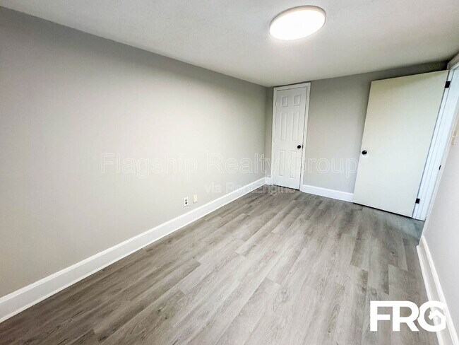 Building Photo - 600 Howell St