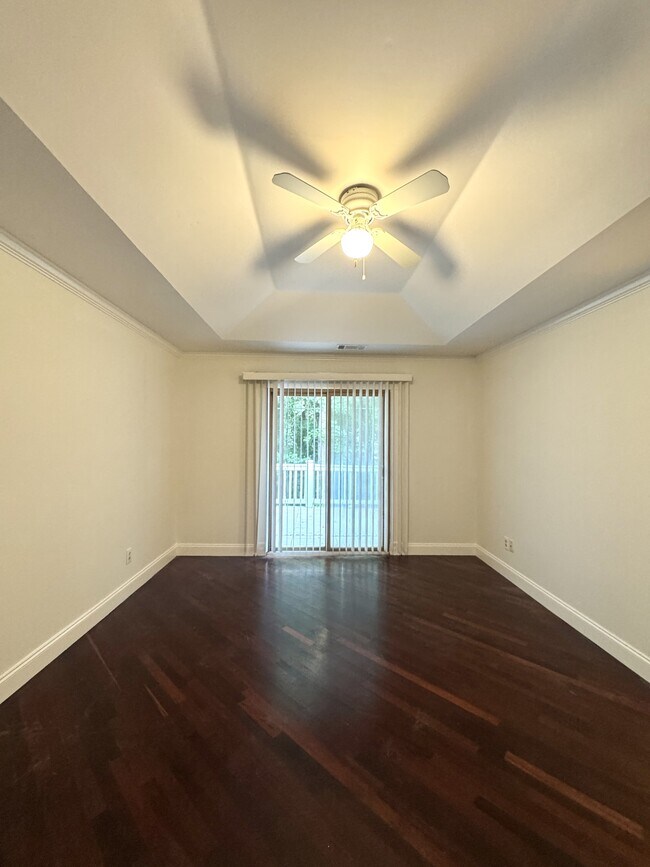 Building Photo - 1116 Venice Cir