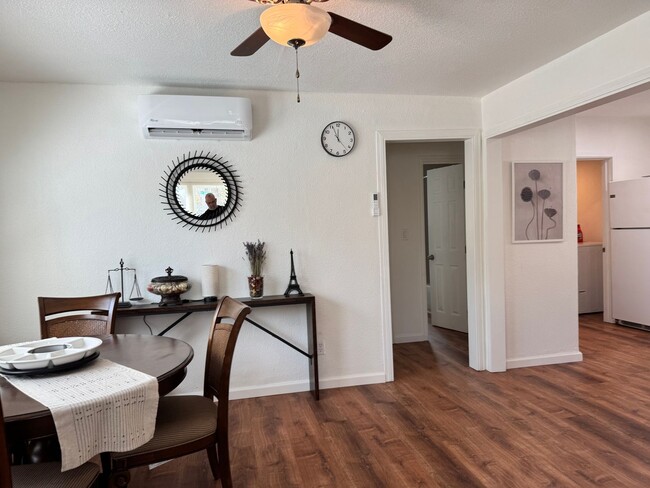 Building Photo - Downtown Sacramento 2 Bedroom, 1 Bath 850 sqft. Townhome for Lease.